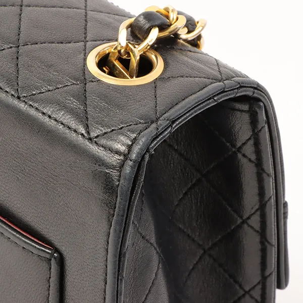 Chanel Around 1992 Made Design Flap Turn-Lock Chain Bag Black