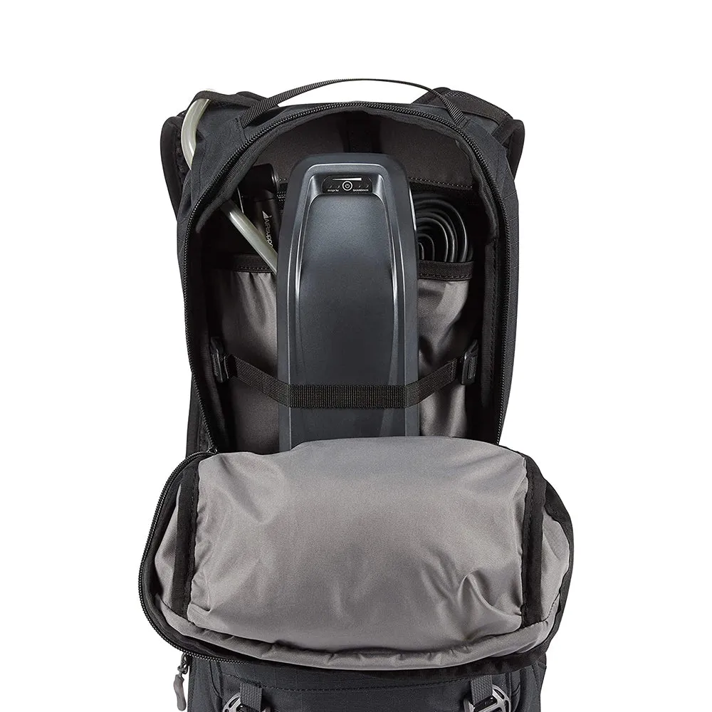 Dakine Unisex Drafter 14 Liter Hydration Black Backpack - 10003402-BLACK
