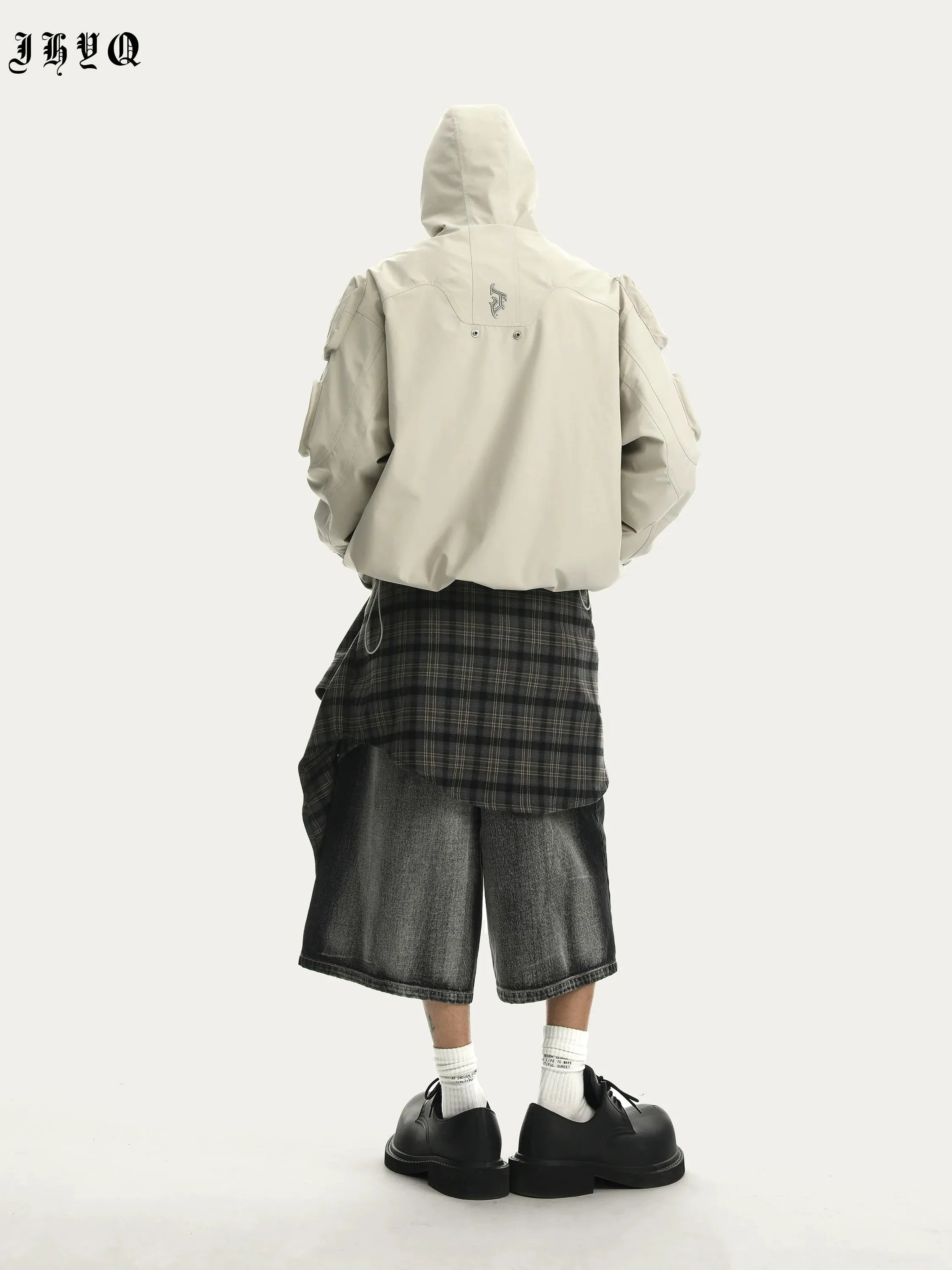 Functional Wind Multi Pocket Hooded Rushing Jacket