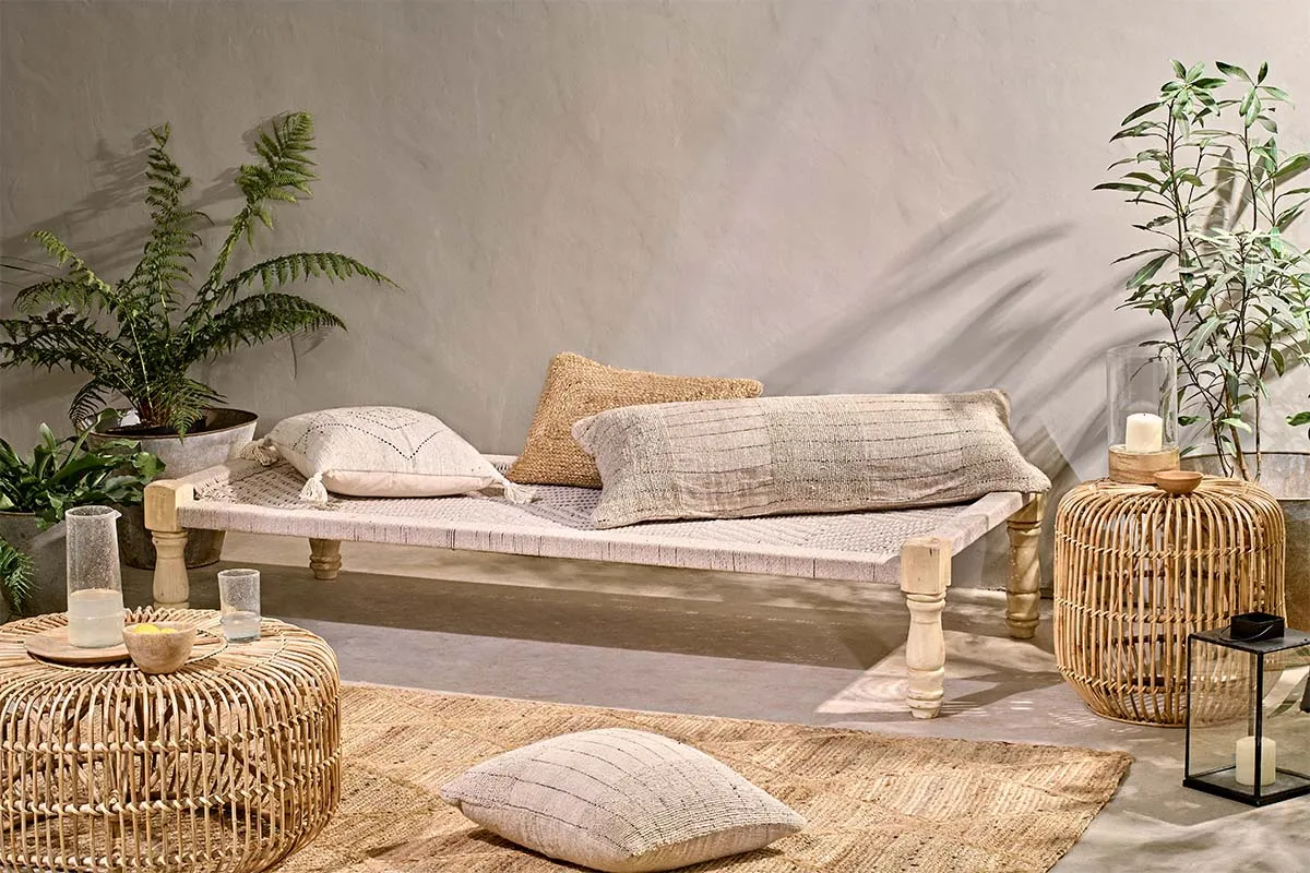 Kutumba Mango Day Bed