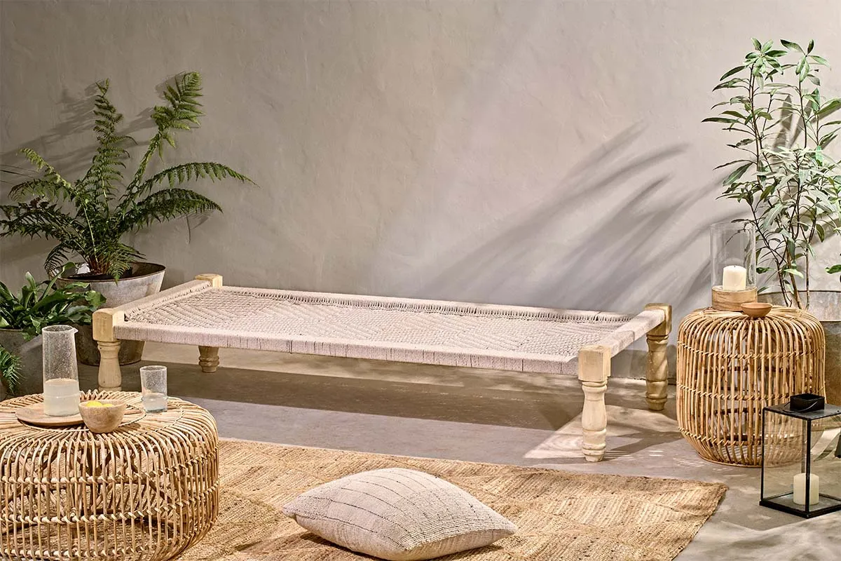 Kutumba Mango Day Bed