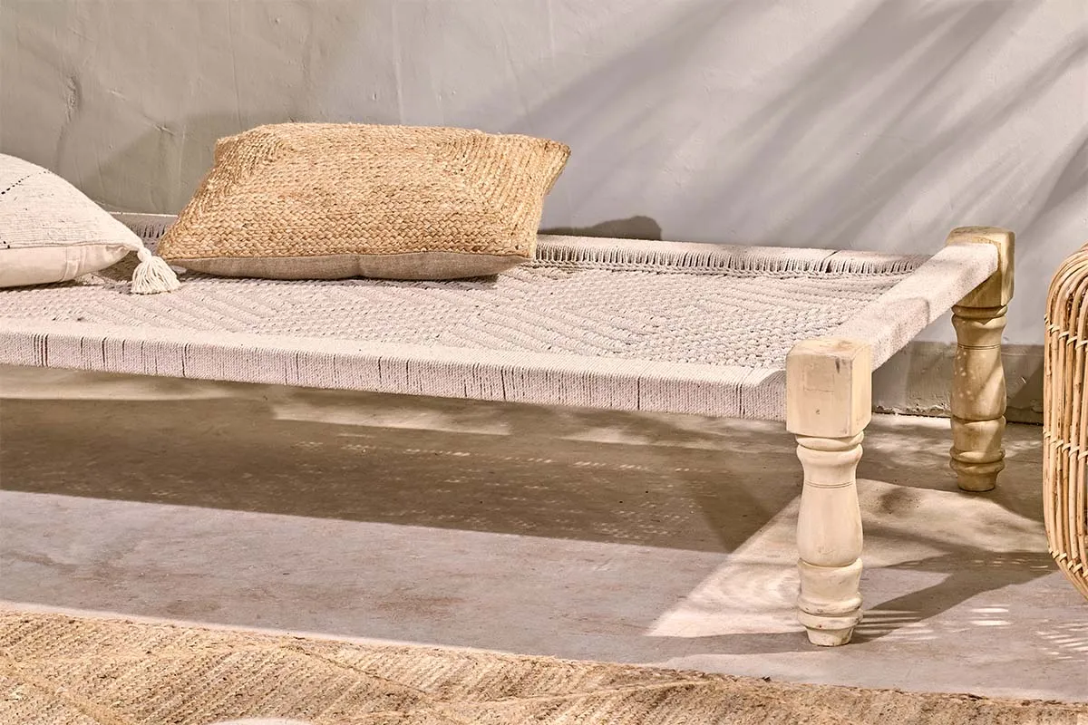 Kutumba Mango Day Bed
