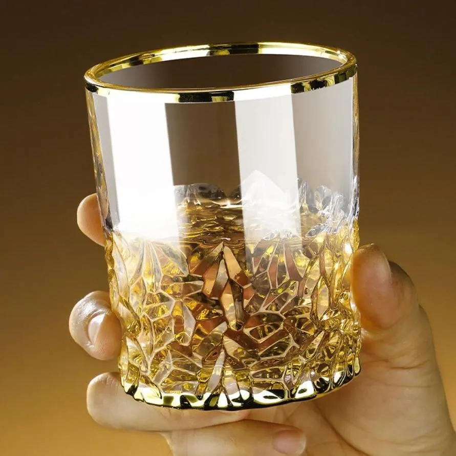 Luxurious Whiskey Decanter and Glasses Set Gift Box