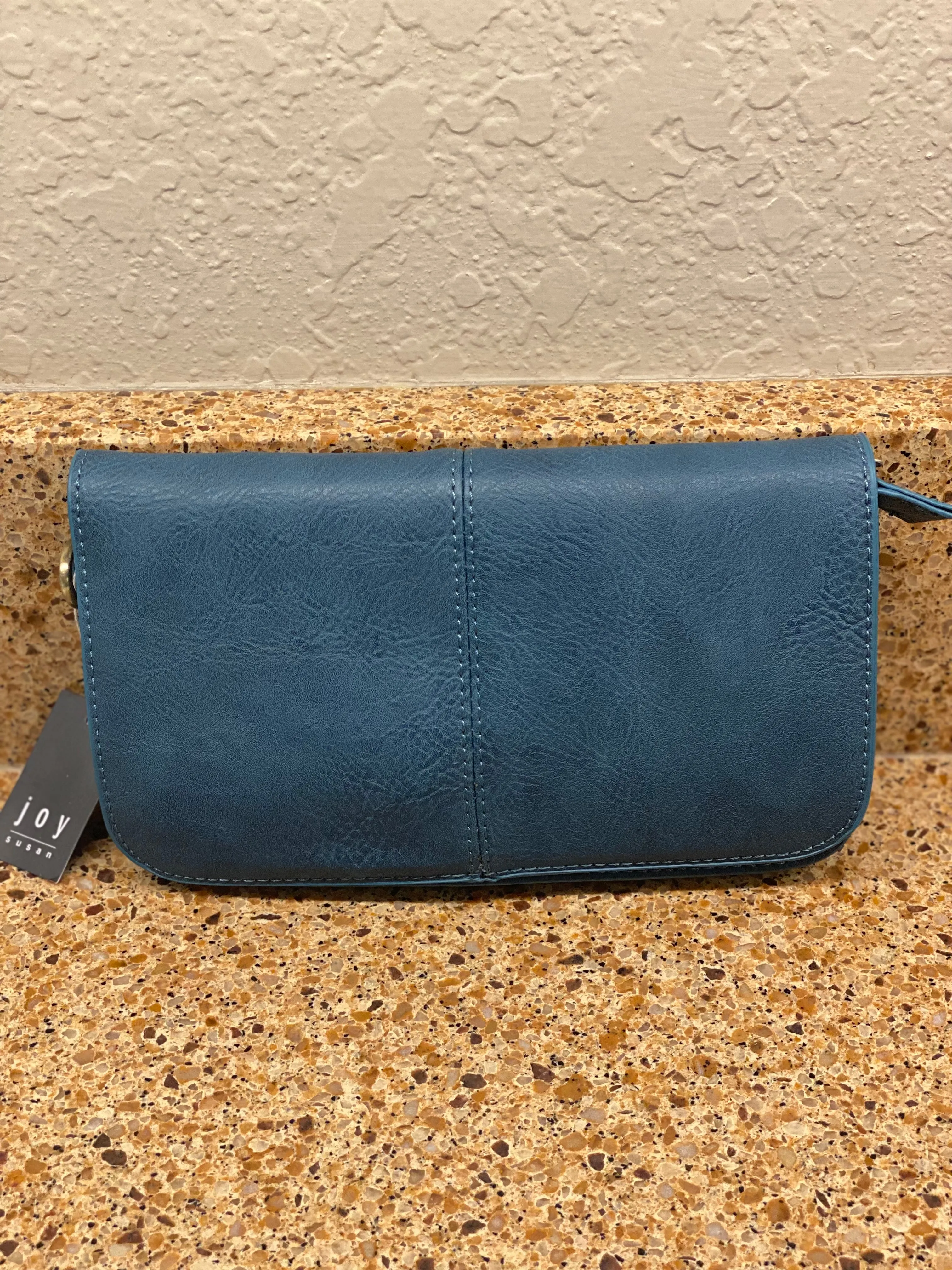 Mia Multi Pocket Crossover