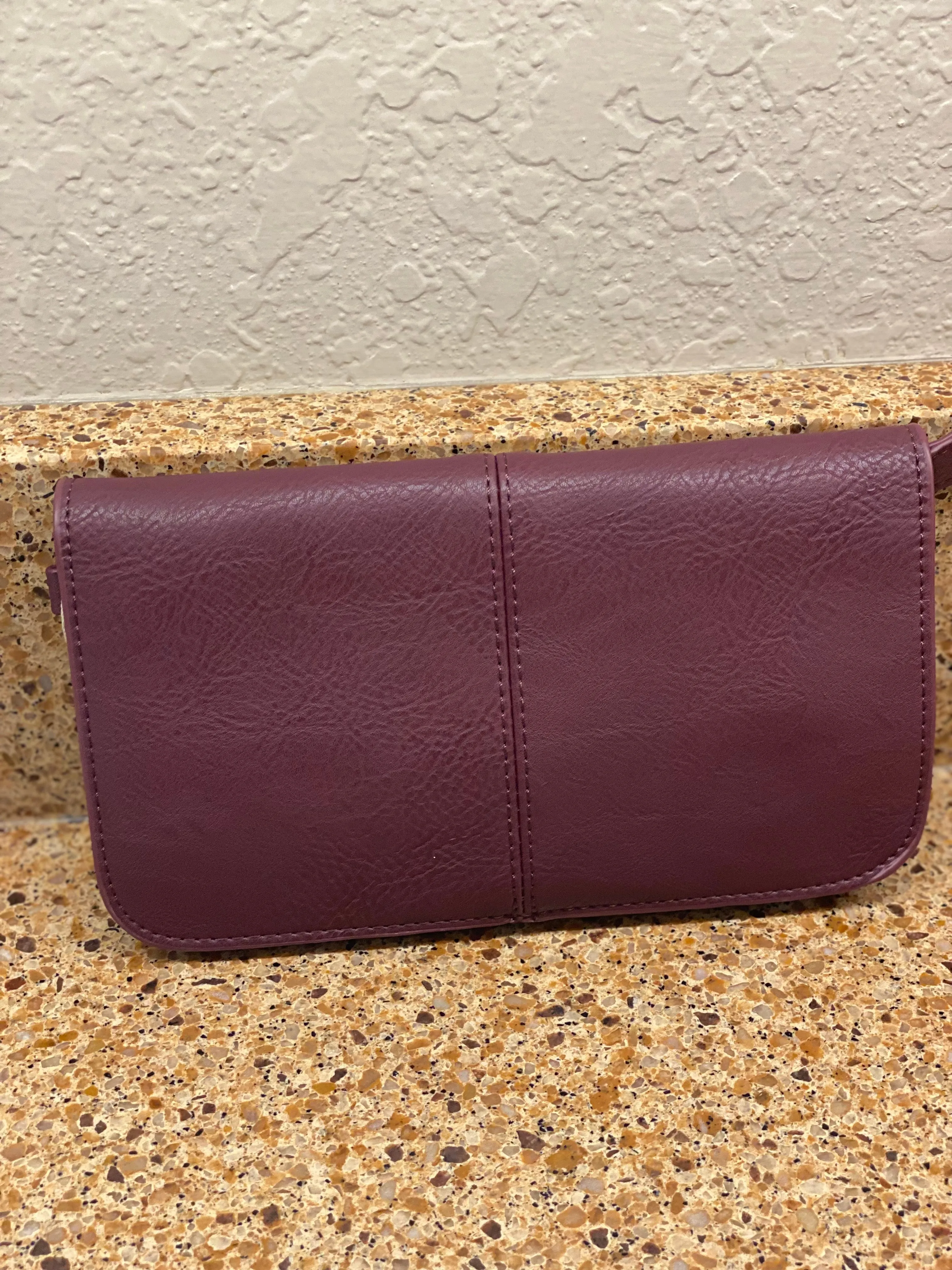 Mia Multi Pocket Crossover