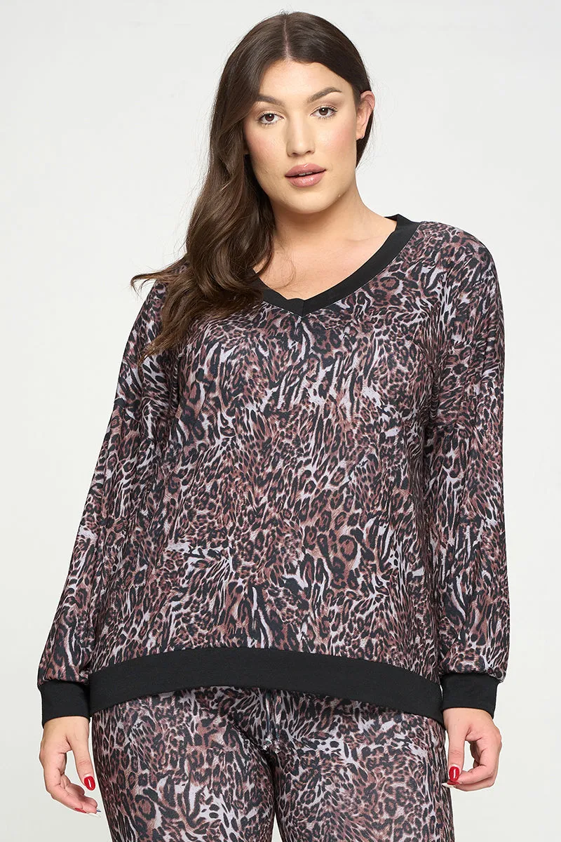 Plus Size Striking Leopard Print V-Neck Long Sleeve Top