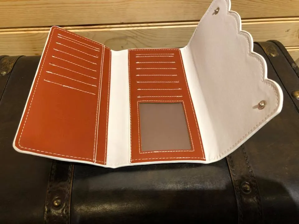 Scallop Wallet - Coral