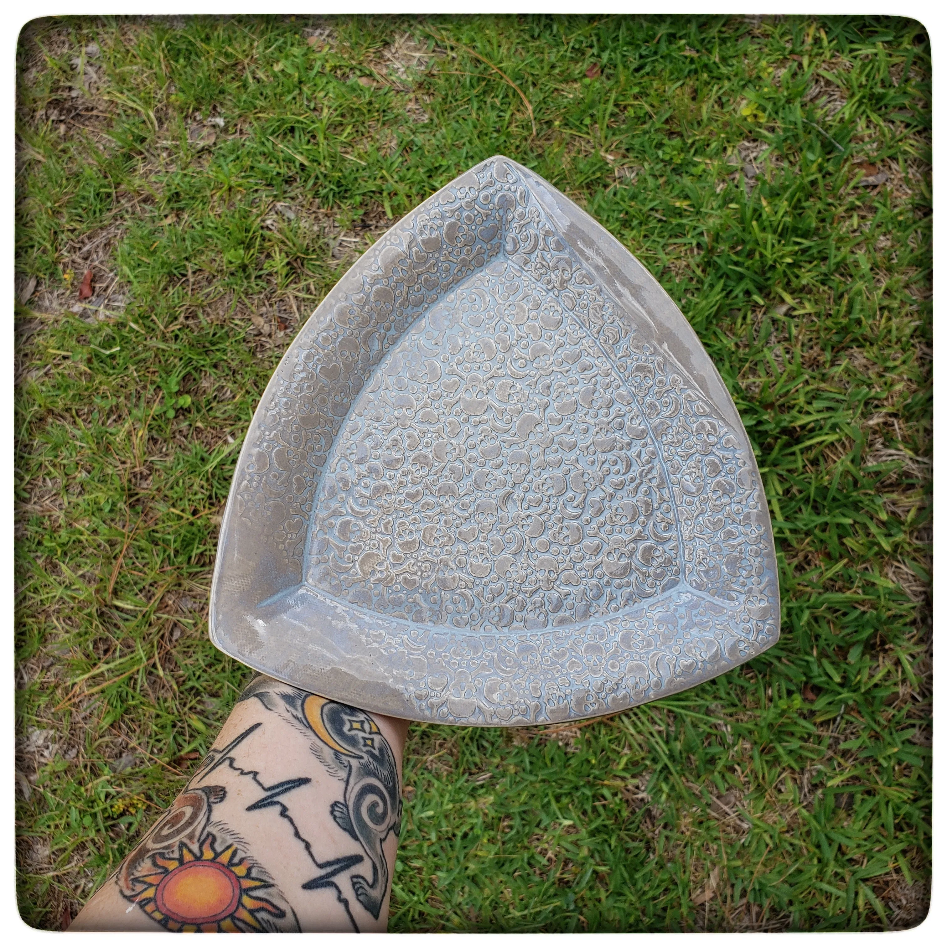 Skull triangle dish (8.5 inch)