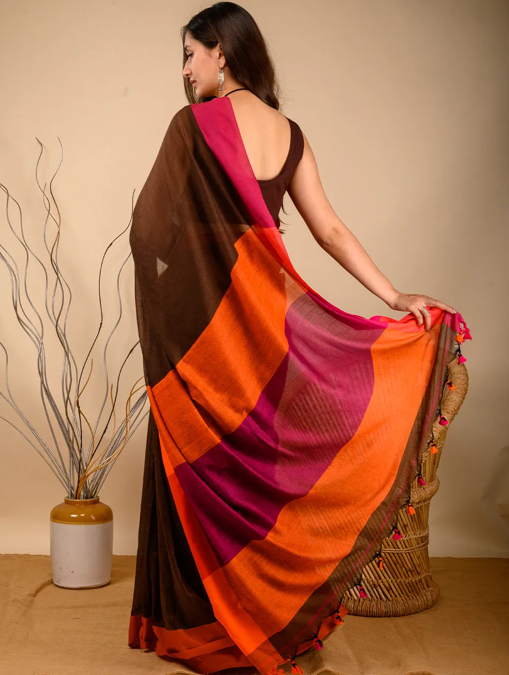Soft & Striking. Pure Handwoven Linen Saree (With Blouse Piece) - Brown Statement