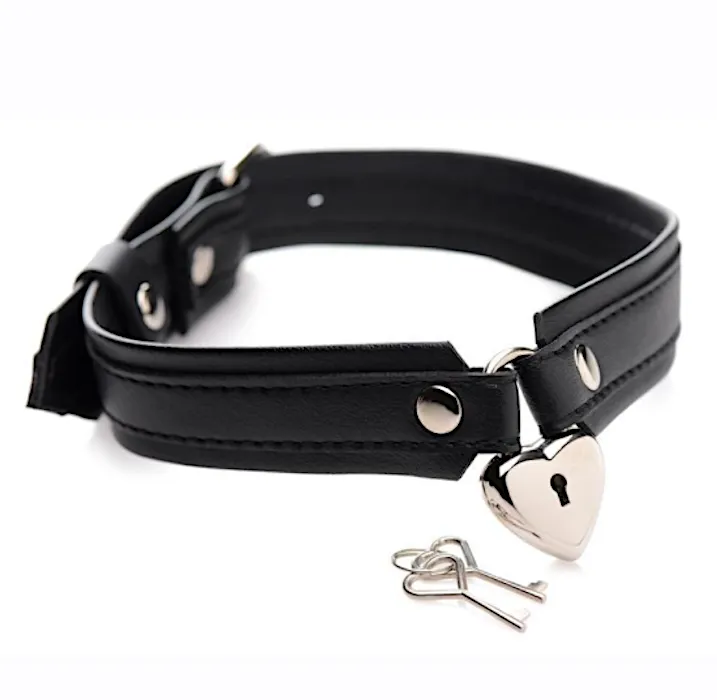 Strict ''Locking Heart'' Collar -Black