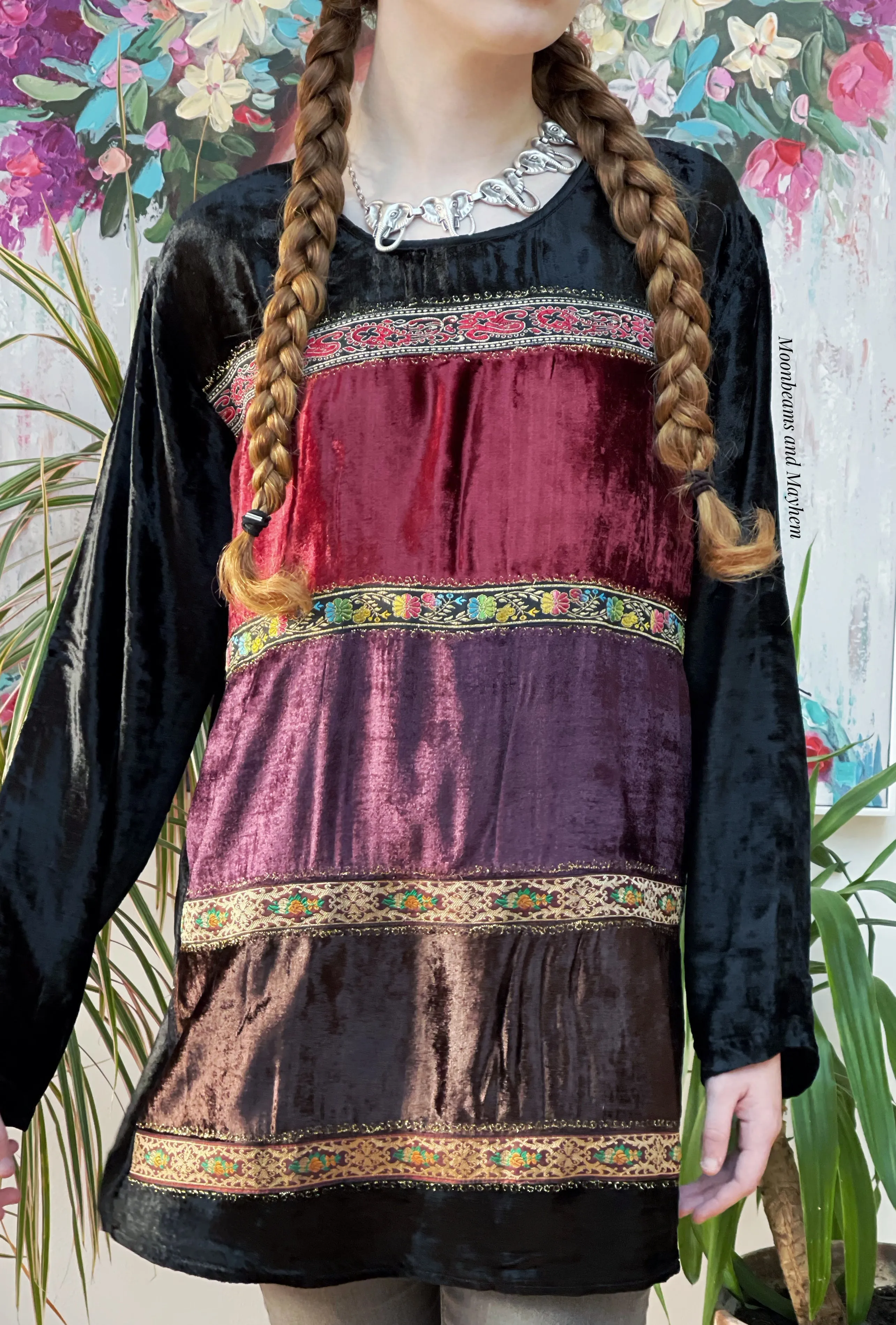 STRIKING ARABIAN NIGHTS VELVET TOP