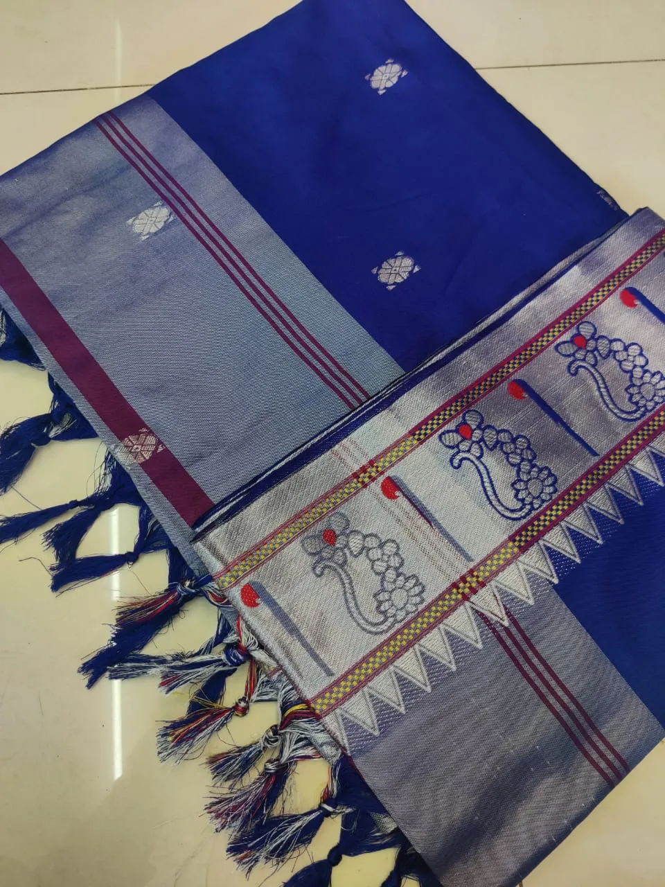Sumptuous Blue Paithani Silk Saree With Flattering Blouse Piece